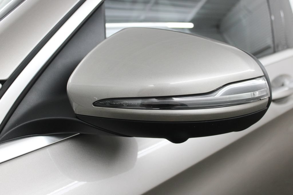 Used 2022 Mercedes-Benz GLC 300 image 7