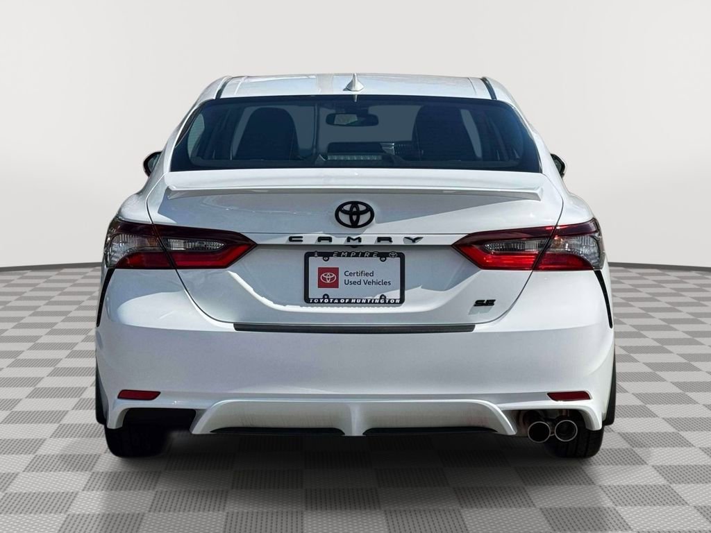 Used 2024 Toyota Camry SE w/ Cold Weather Package FWD image 6