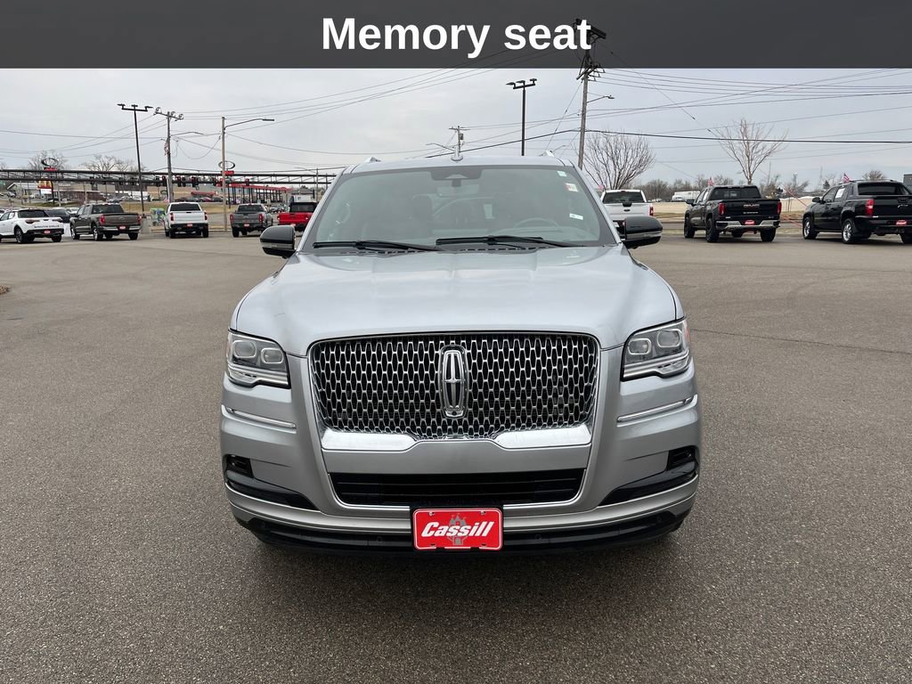 Used 2022 Lincoln Navigator Reserve image 10