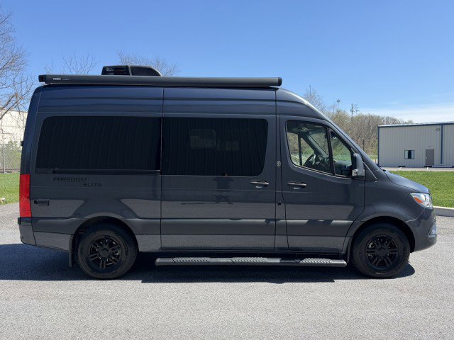 Used 2022 Mercedes-Benz Sprinter 2500 image 9