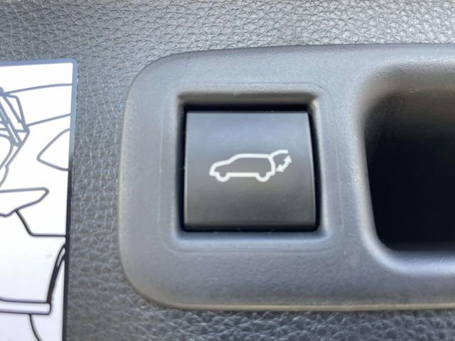 Used 2022 Toyota Highlander Limited image 9