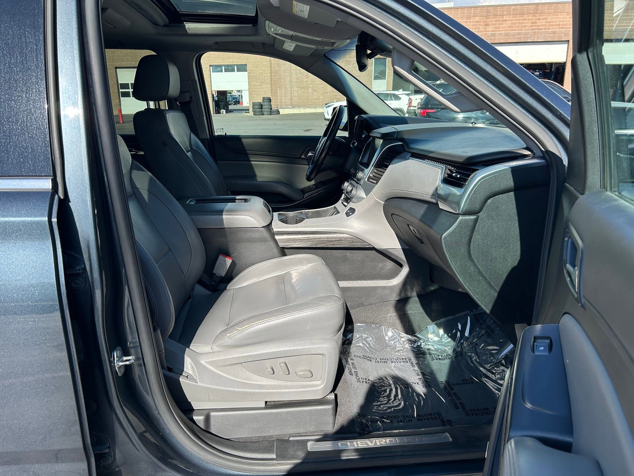 Used 2020 Chevrolet Suburban LT AWD/4WD image 29