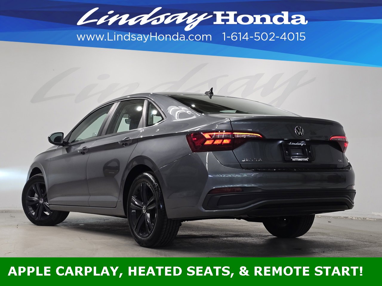 Used 2023 Volkswagen Jetta SE w/ Panoramic Sunroof Package image 4