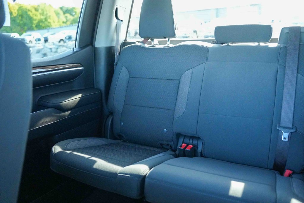 Used 2023 Chevrolet Silverado 1500 LT AWD/4WD image 31
