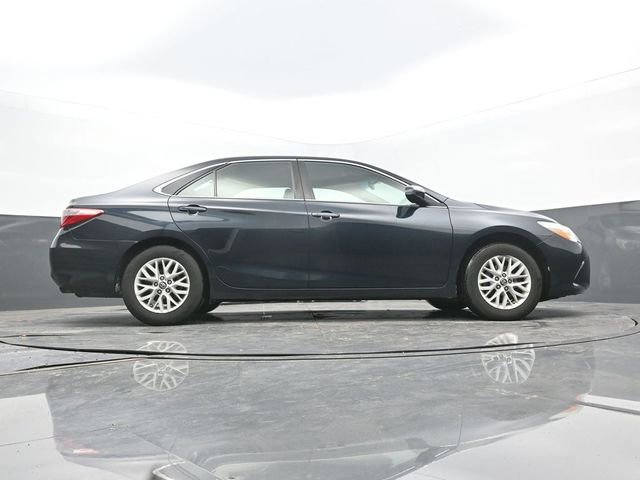 Used 2016 Toyota Camry LE image 59
