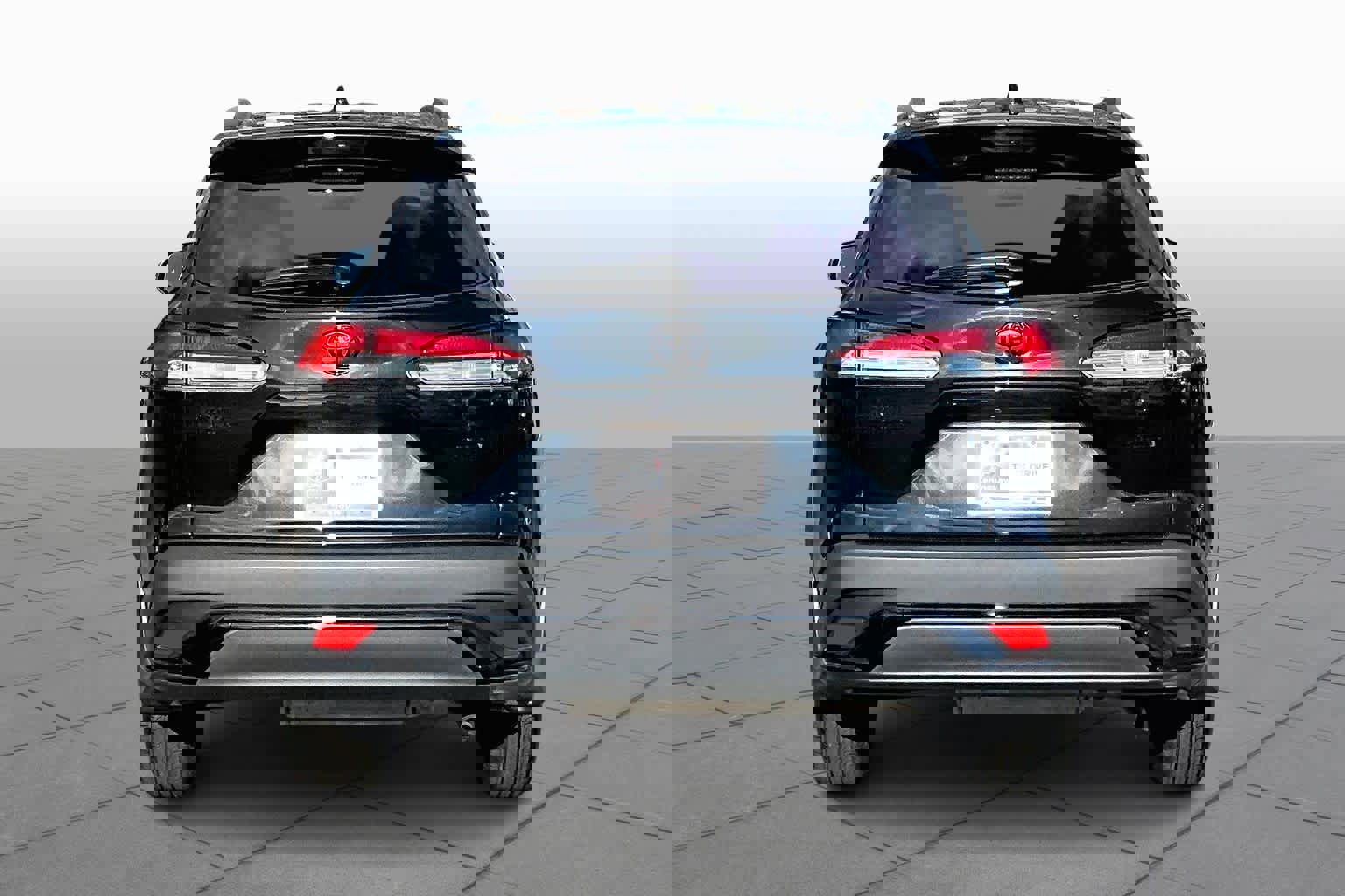 Used 2024 Toyota Corolla Cross SE image 4