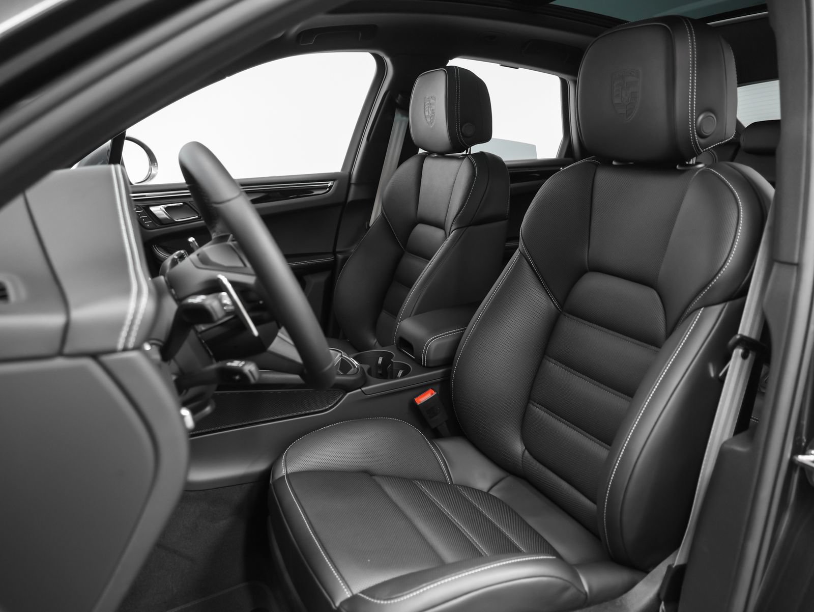 New 2026 Porsche Macan Turbo AWD/4WD image 48