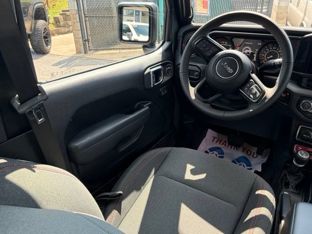 Used 2026 Jeep Gladiator Rubicon AWD/4WD image 32
