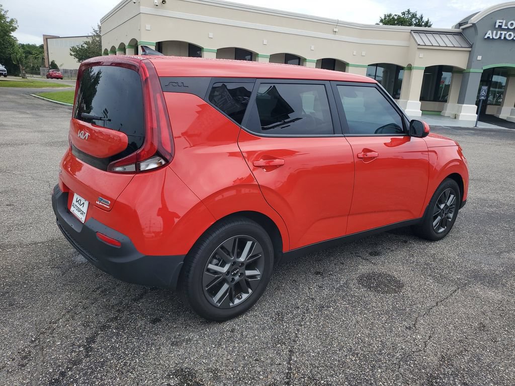 Used 2022 Kia Soul EX FWD image 4