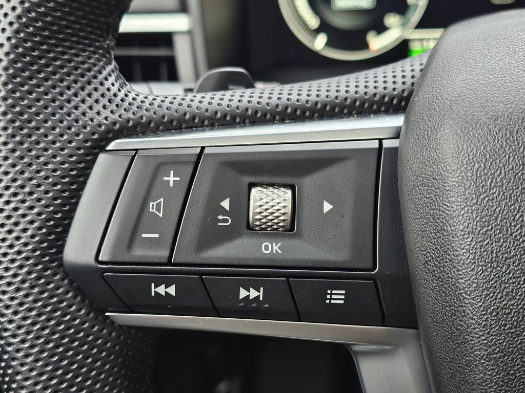 Used 2023 Mitsubishi Outlander SE image 21