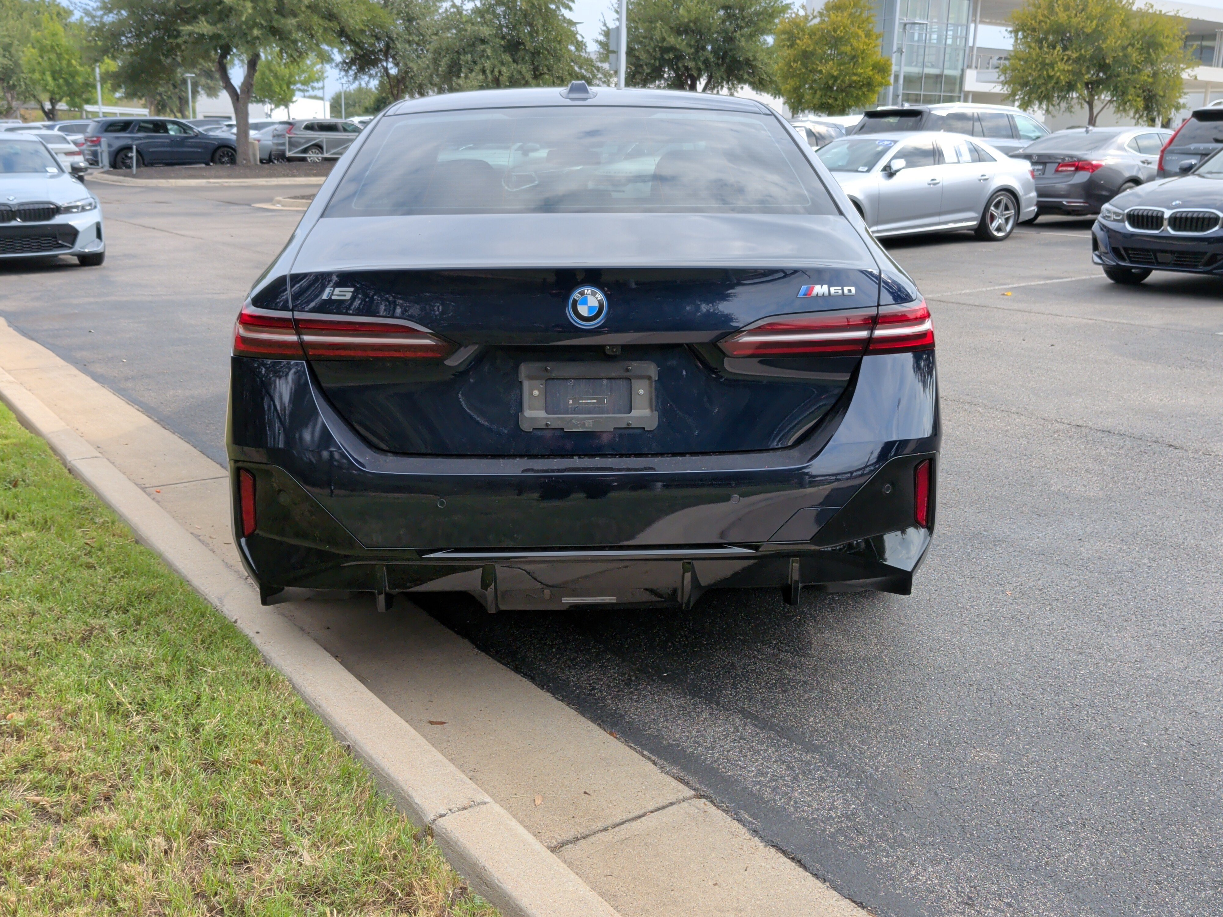 Used 2024 BMW i5 M60 w/ Premium Package AWD/4WD image 9