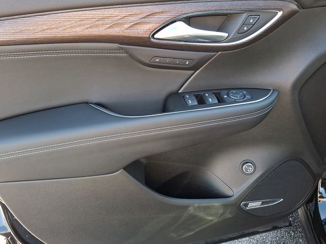 Used 2023 Buick Envision Avenir image 12