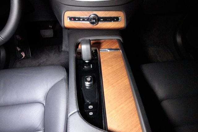 Certified 2025 Volvo XC90 B5 Plus w/ Protection Package Premier AWD/4WD image 13