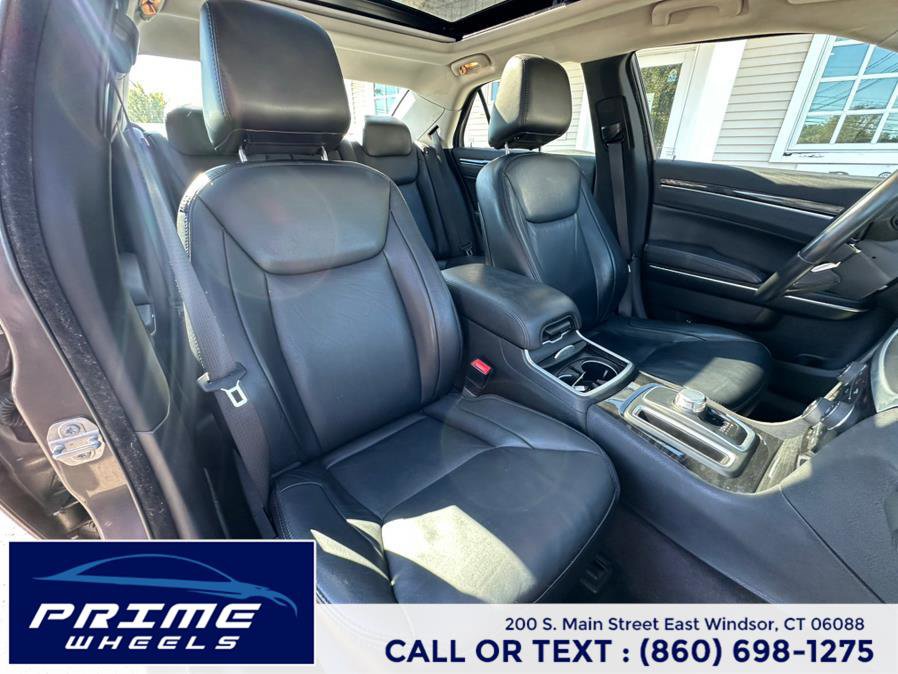 Used 2017 Chrysler 300 Limited w/ Value Package image 15