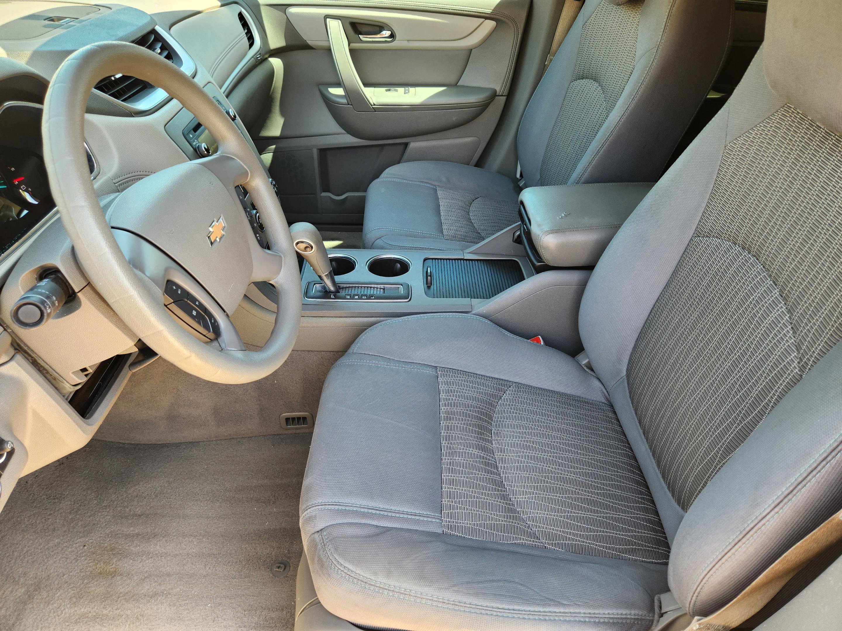 Used 2015 Chevrolet Traverse LS FWD image 9