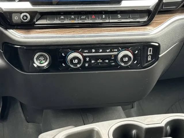 Used 2022 Chevrolet Silverado 1500 LT AWD/4WD image 17