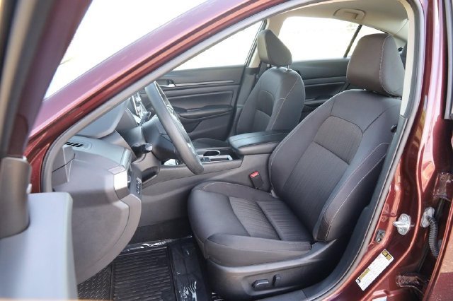 Certified 2024 Nissan Altima 2.5 SV FWD image 8