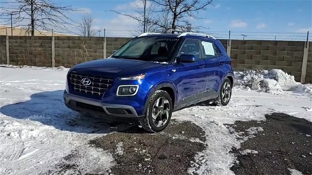 Used 2023 Hyundai Venue Limited w/ Cargo Package image 3