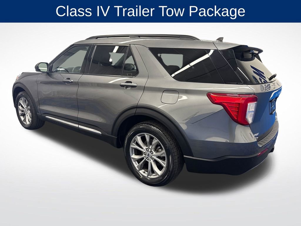 Certified 2023 Ford Explorer XLT w/ Equipment Group 202A AWD/4WD image 3