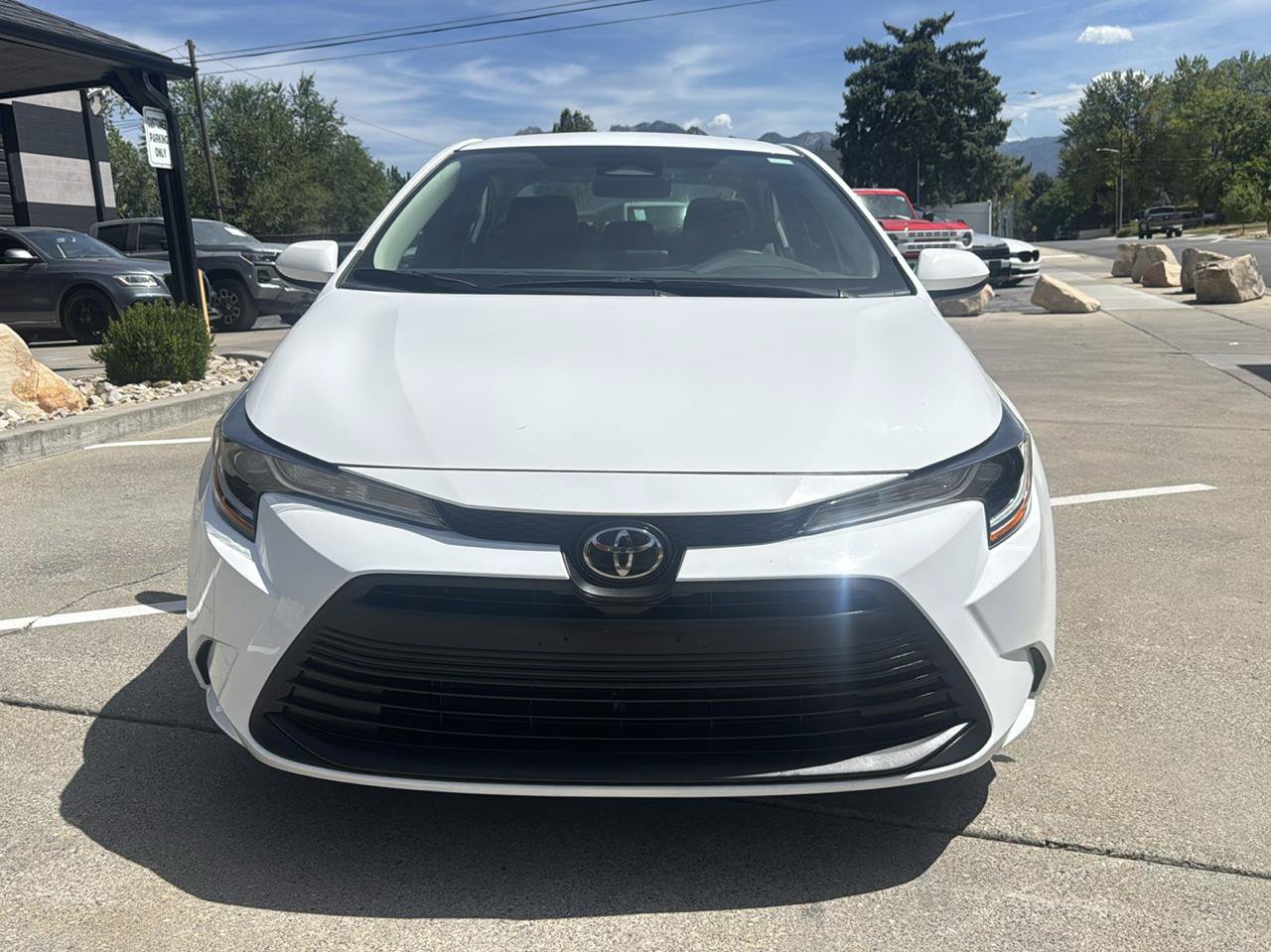 Used 2024 Toyota Corolla LE FWD image 2