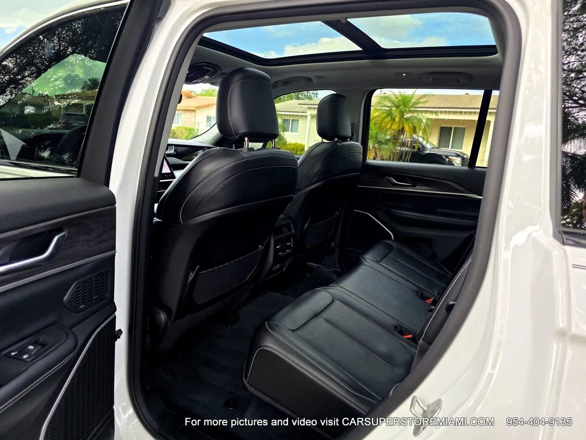 Used 2022 Jeep Grand Cherokee Limited 4xe image 32