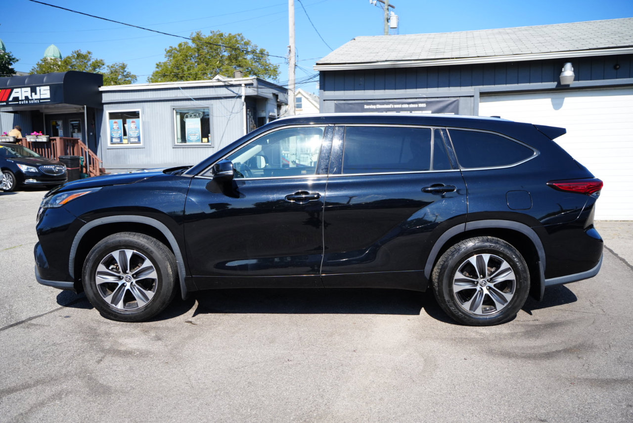 Used 2020 Toyota Highlander XLE image 10