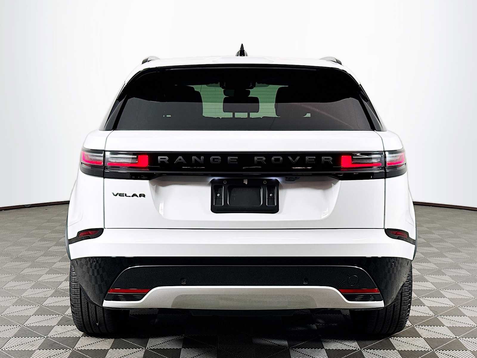 Used 2026 Land Rover Range Rover Velar Dynamic SE AWD/4WD image 6