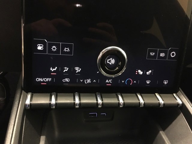 Used 2025 GMC Terrain Elevation image 22