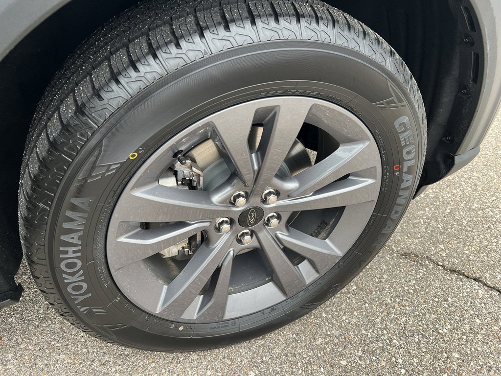 Used 2023 Ford Explorer XLT w/ Equipment Group 202A image 25