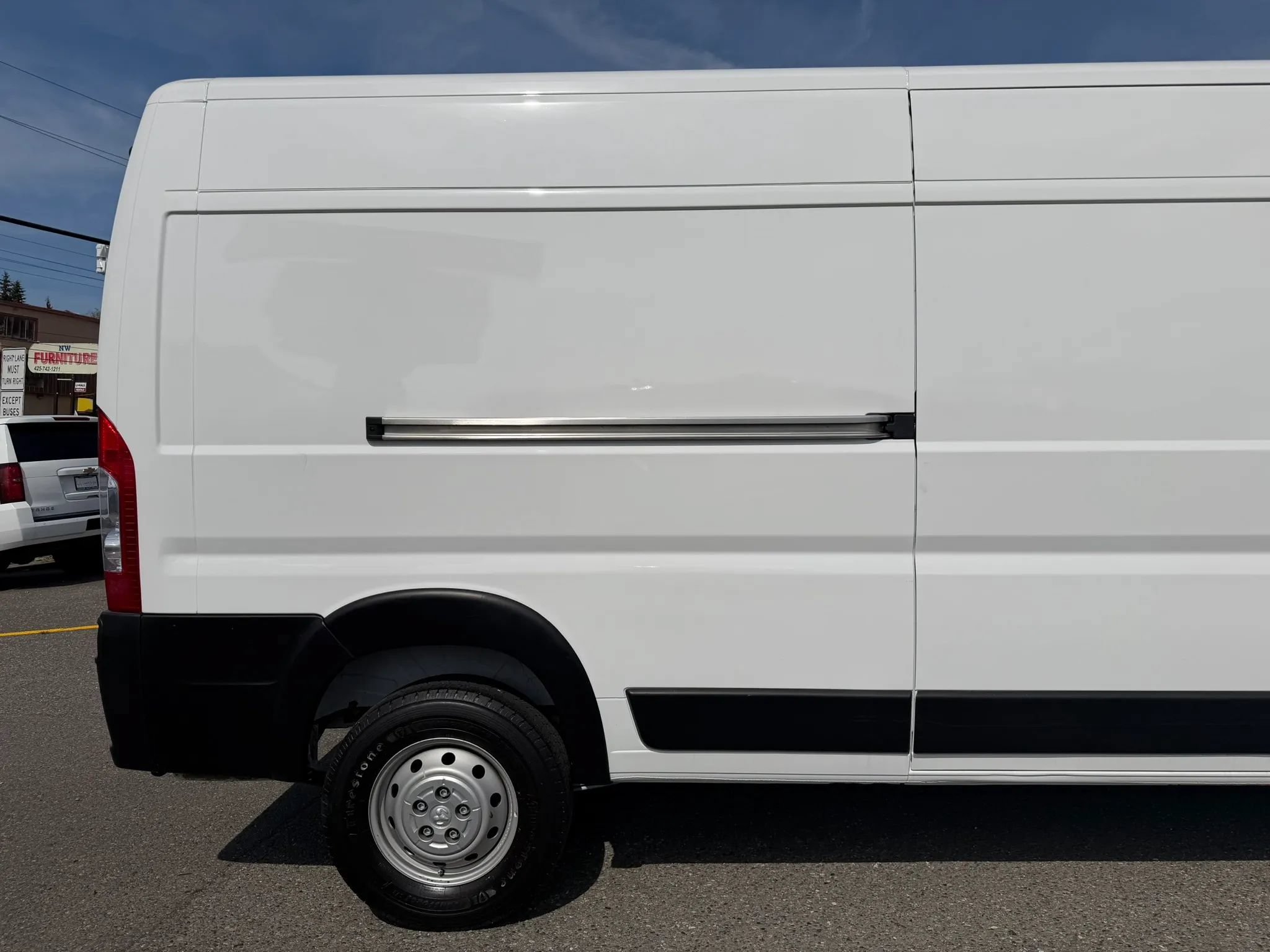 Used 2023 RAM ProMaster 2500 FWD image 5