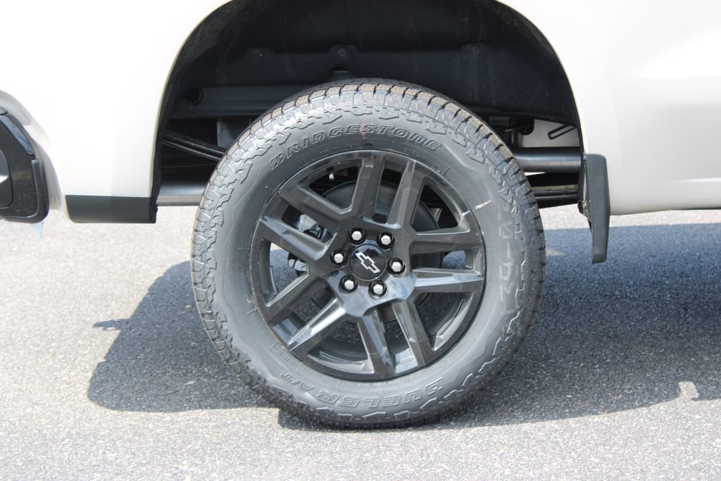 New 2026 Chevrolet Silverado 1500 Custom Trail Boss w/ LPO, Dark Essentials Package AWD/4WD image 14