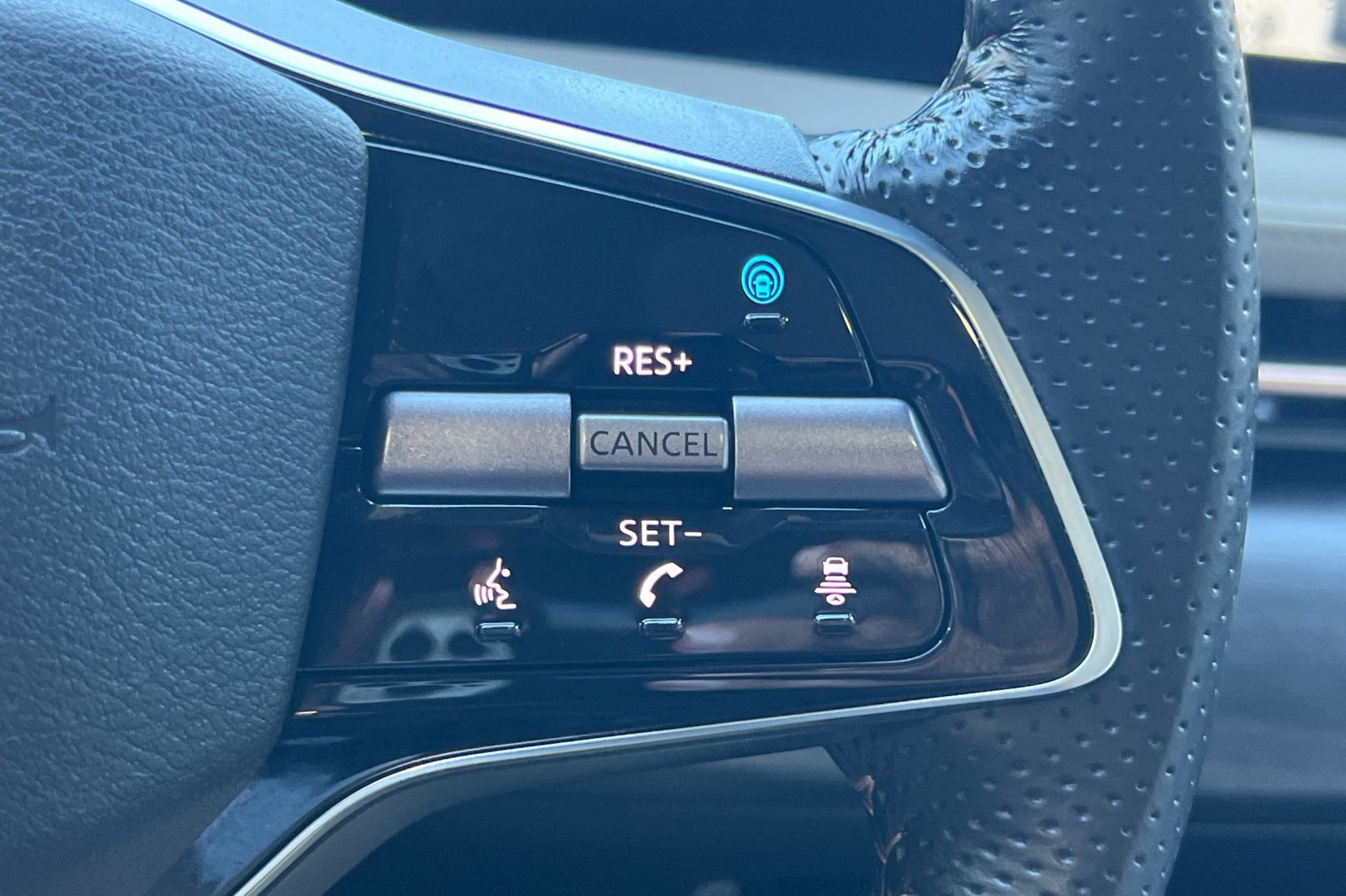 Certified 2023 Nissan Ariya FWD image 29