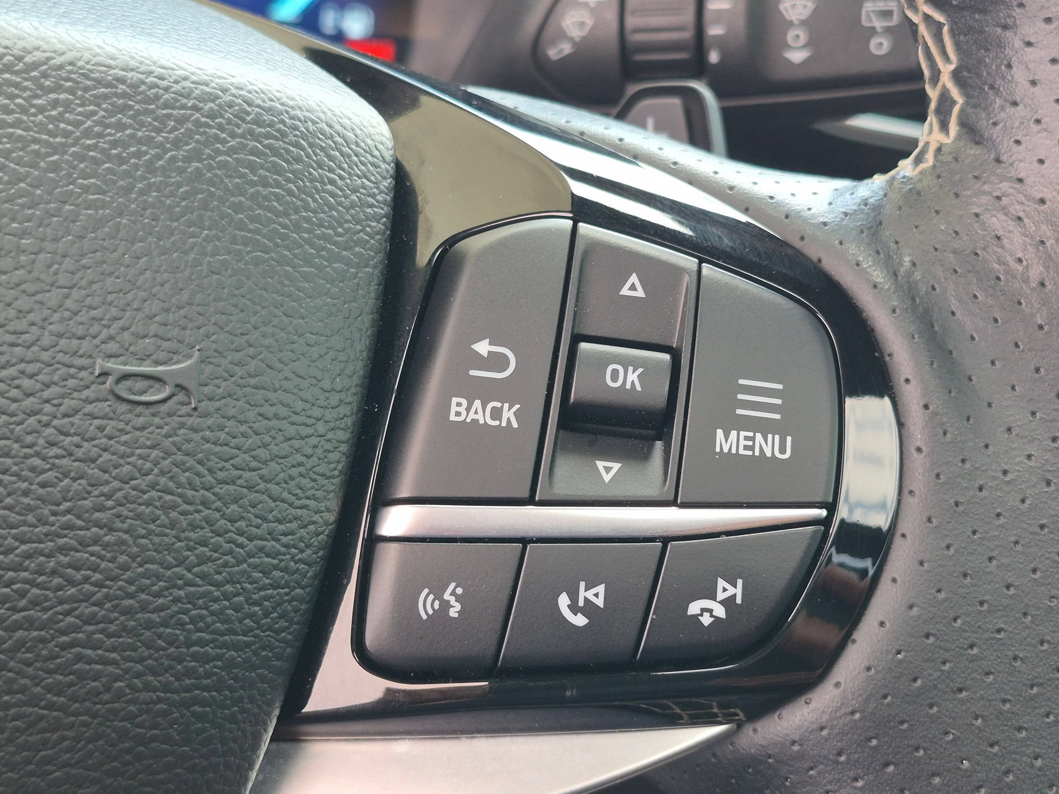 Used 2023 Ford Explorer ST w/ Equipment Group 401A AWD/4WD image 16