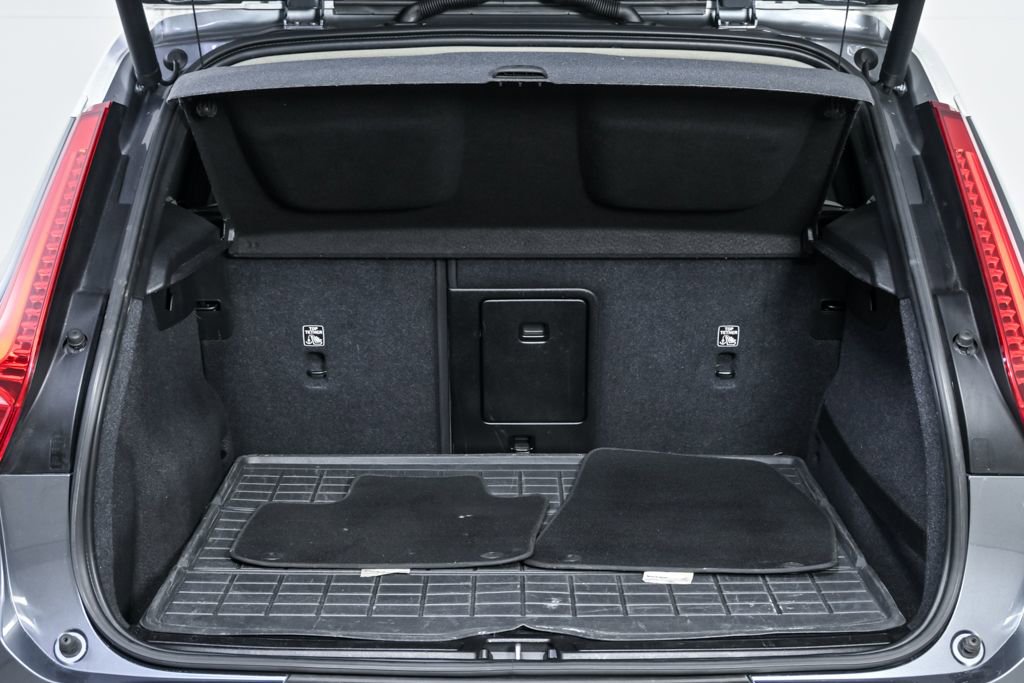 Used 2019 Volvo XC40 T5 Momentum image 29