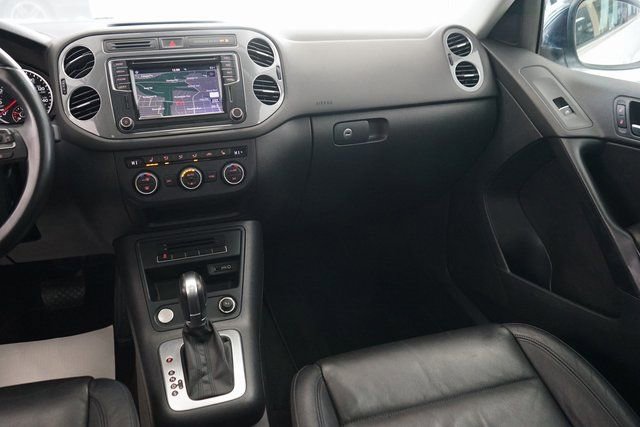 Used 2017 Volkswagen Tiguan Sport image 13