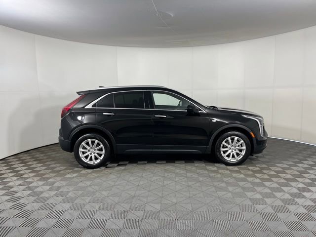 Used 2023 Cadillac XT4 Luxury w/ Cold Weather Package AWD/4WD image 8