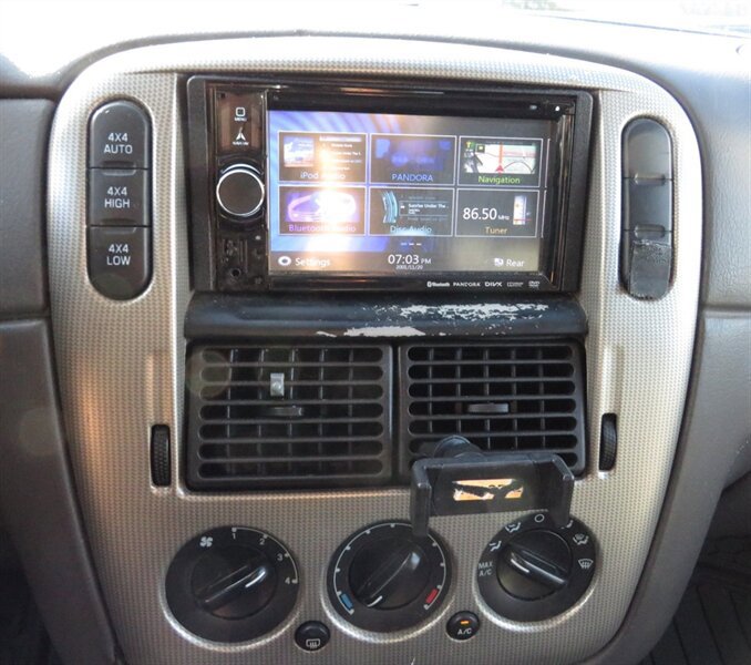 Used 2003 Ford Explorer XLT AWD/4WD image 10