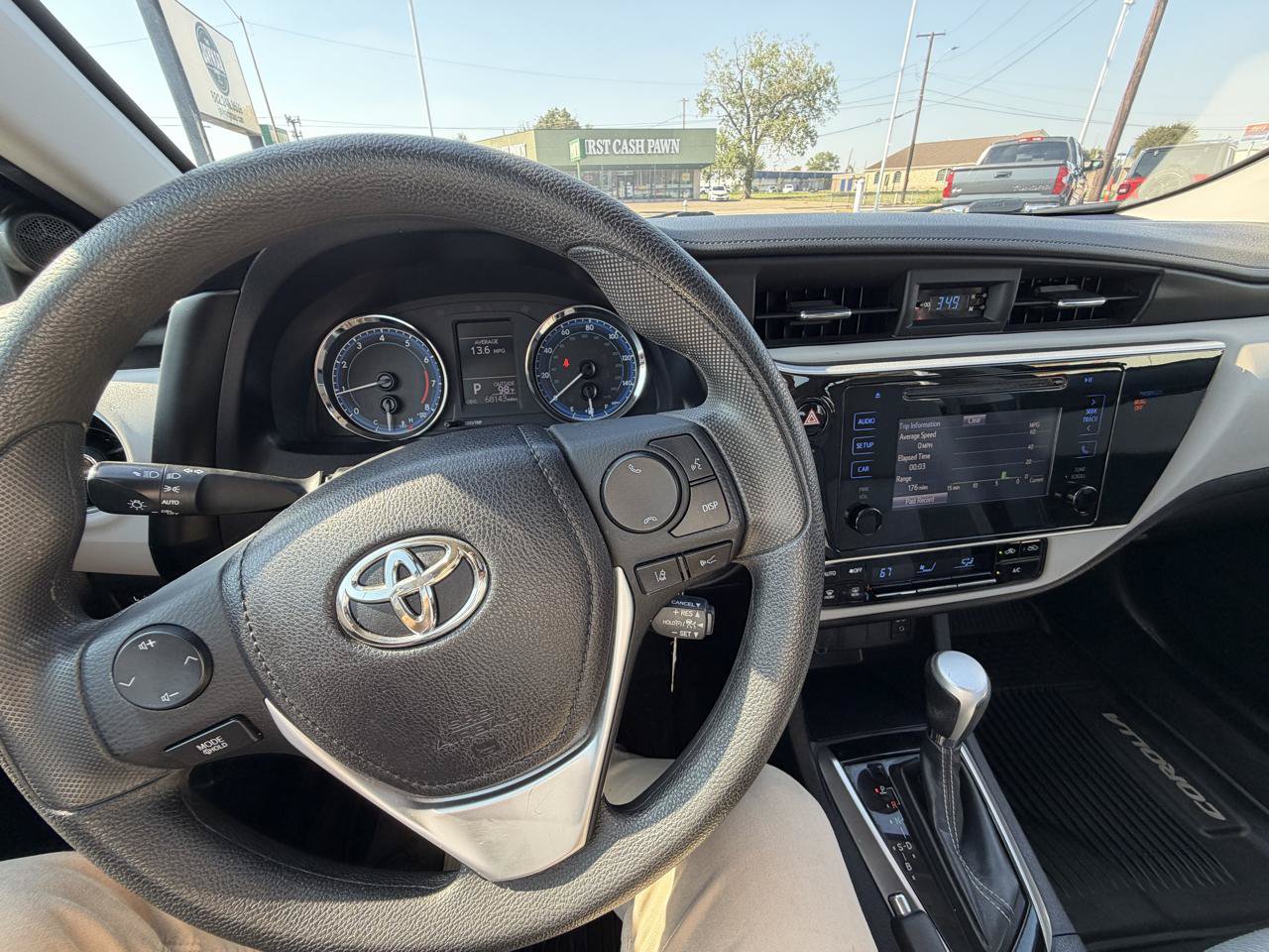 Used 2018 Toyota Corolla LE FWD image 15