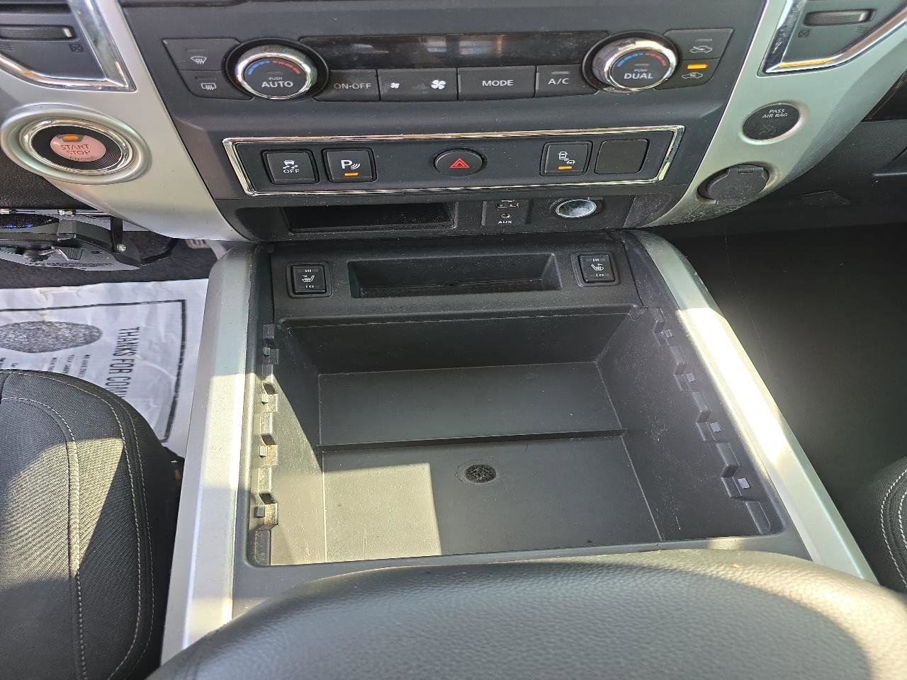 Used 2017 Nissan Titan SV image 17