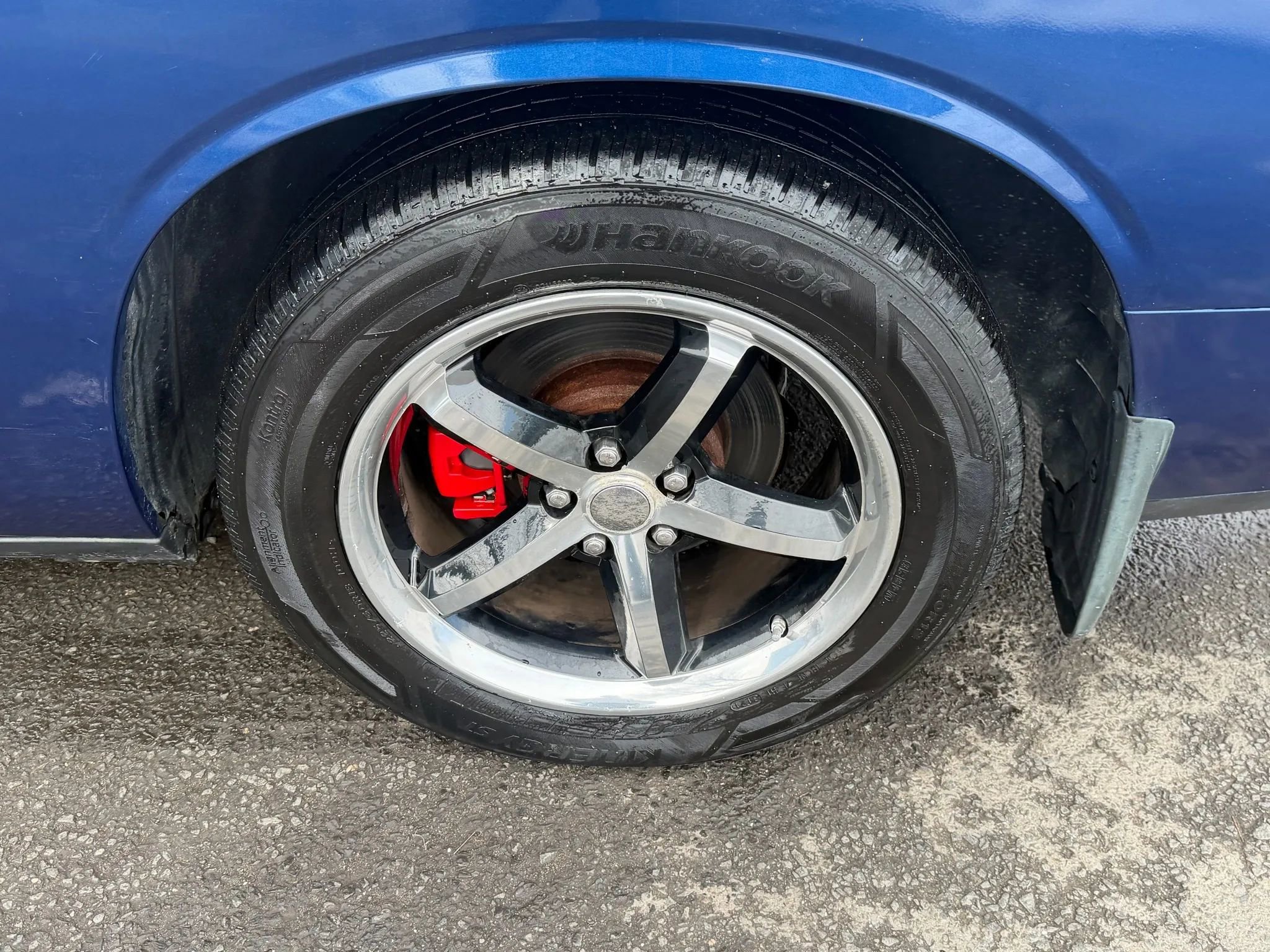 Used 2010 Dodge Challenger SE image 9