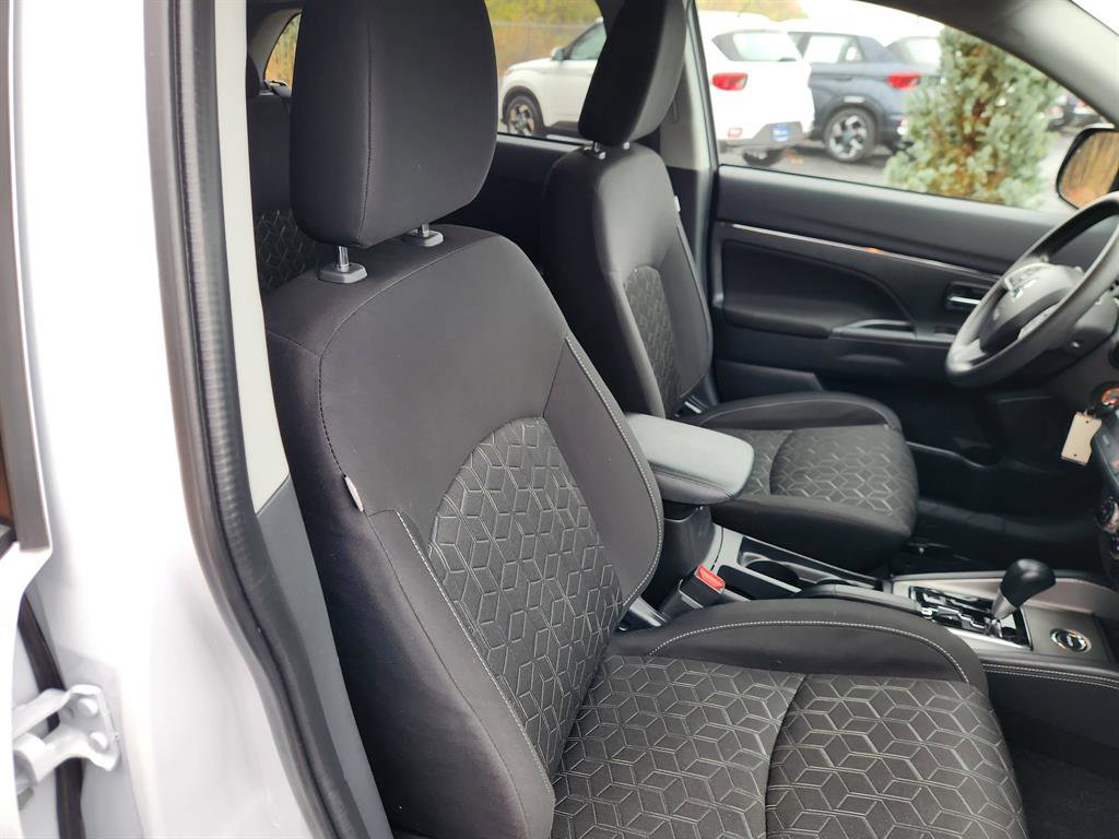 Used 2024 Mitsubishi Outlander Sport ES image 12