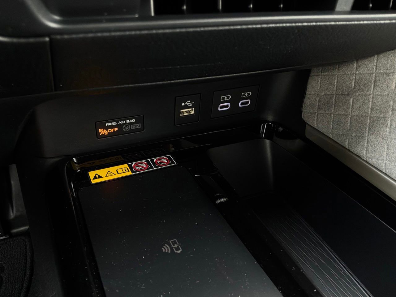 New 2026 Toyota Camry XLE AWD/4WD image 25
