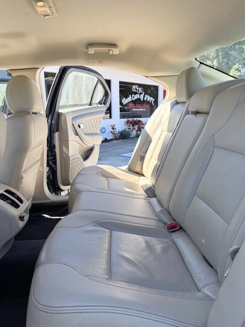 Used 2018 Ford Taurus SEL w/ Equipment Group 201A FWD image 11