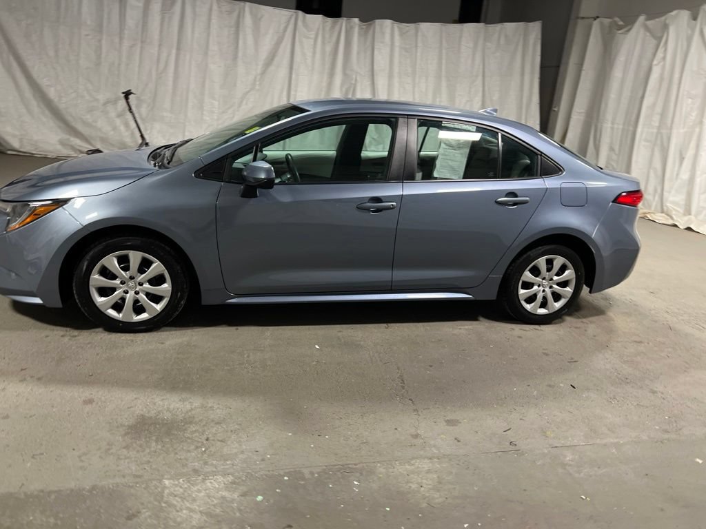 Used 2024 Toyota Corolla LE FWD image 4