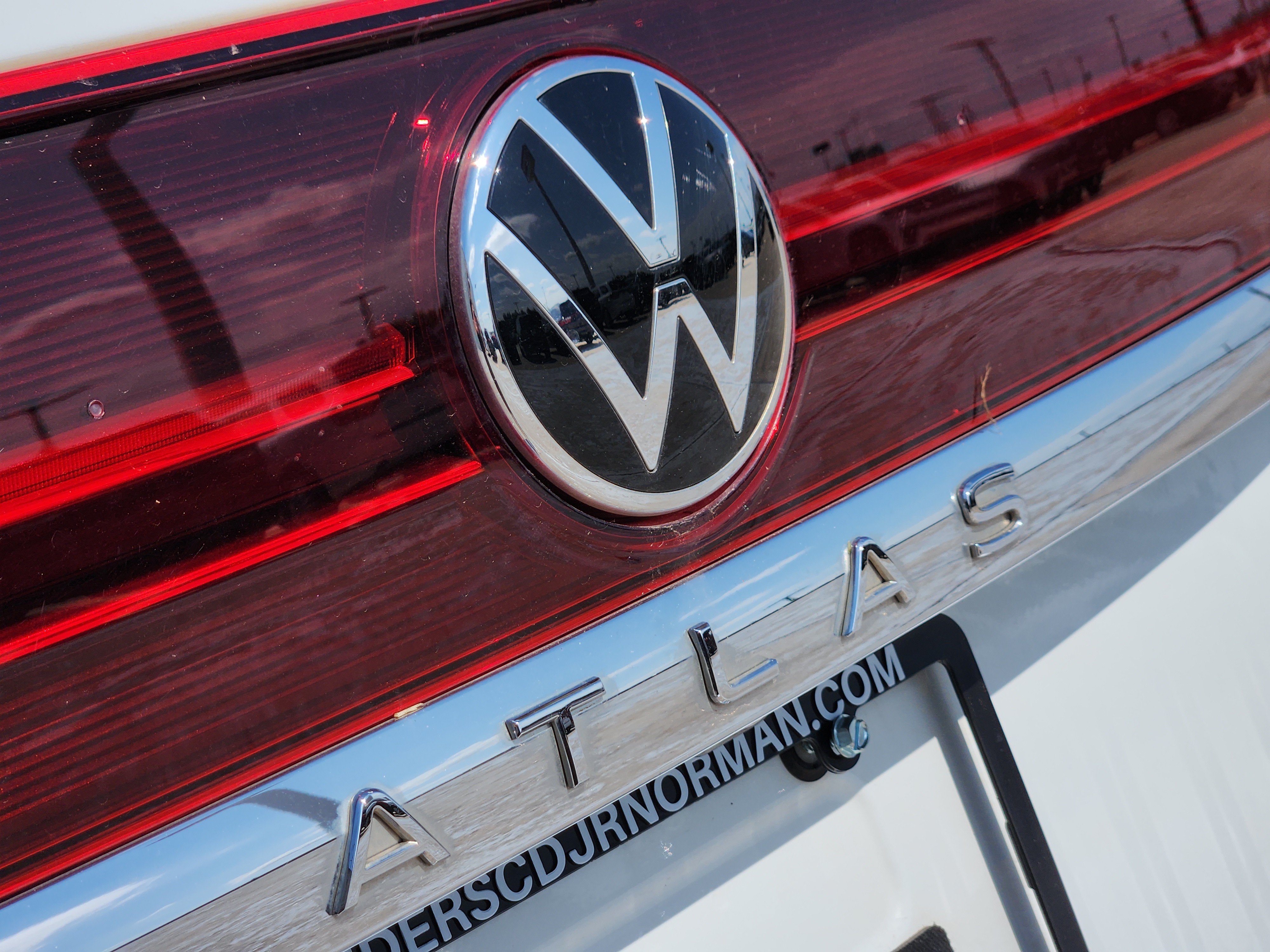 Used 2024 Volkswagen Atlas SE FWD image 12