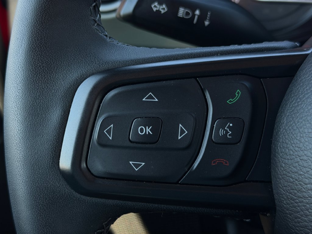 Used 2025 Jeep Gladiator Mojave AWD/4WD image 12