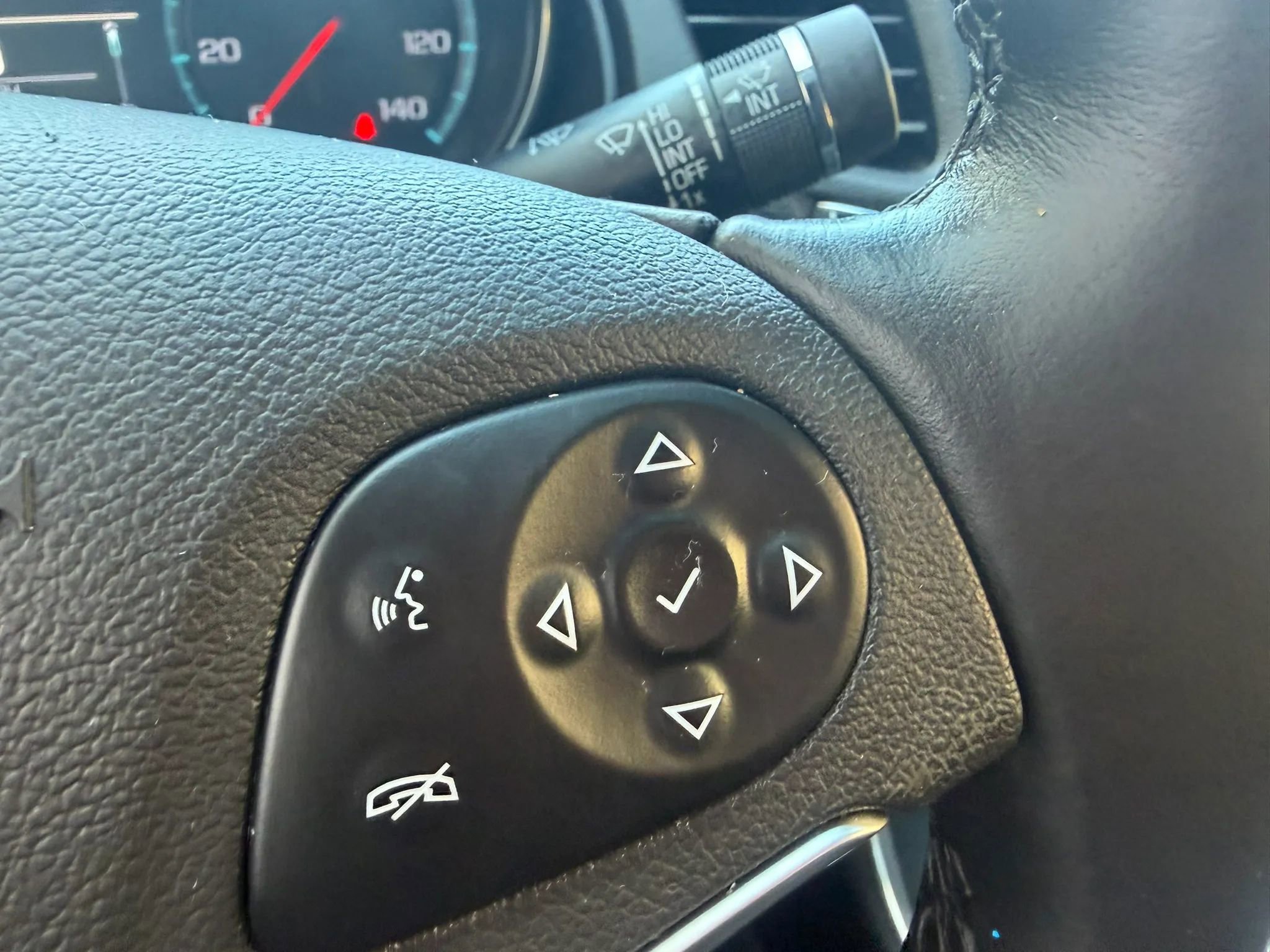 Used 2016 Chevrolet Impala LT w/ Convenience Package image 14