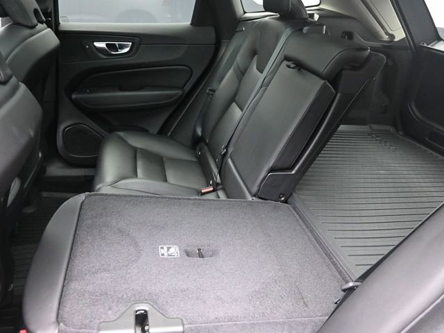 Used 2024 Volvo XC60 B5 Core image 23