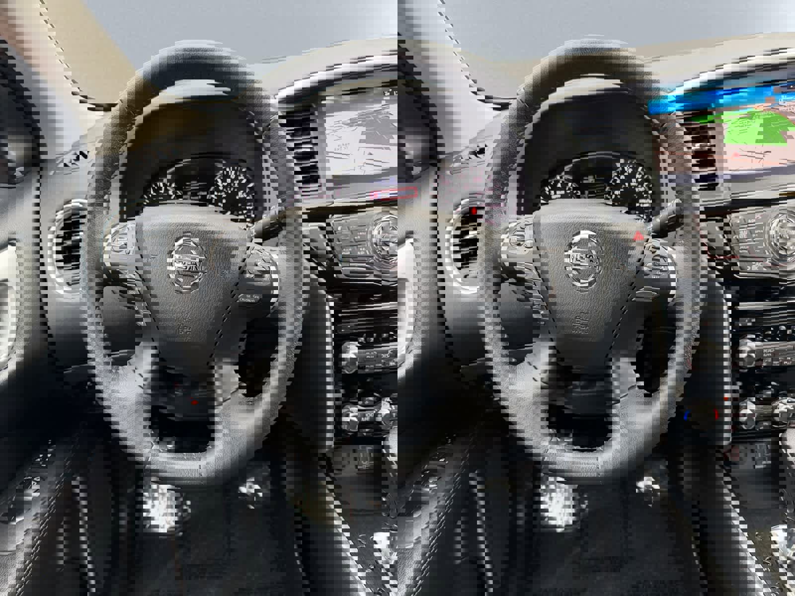 Used 2019 Nissan Pathfinder SV w/ SV Tech Package AWD/4WD image 17