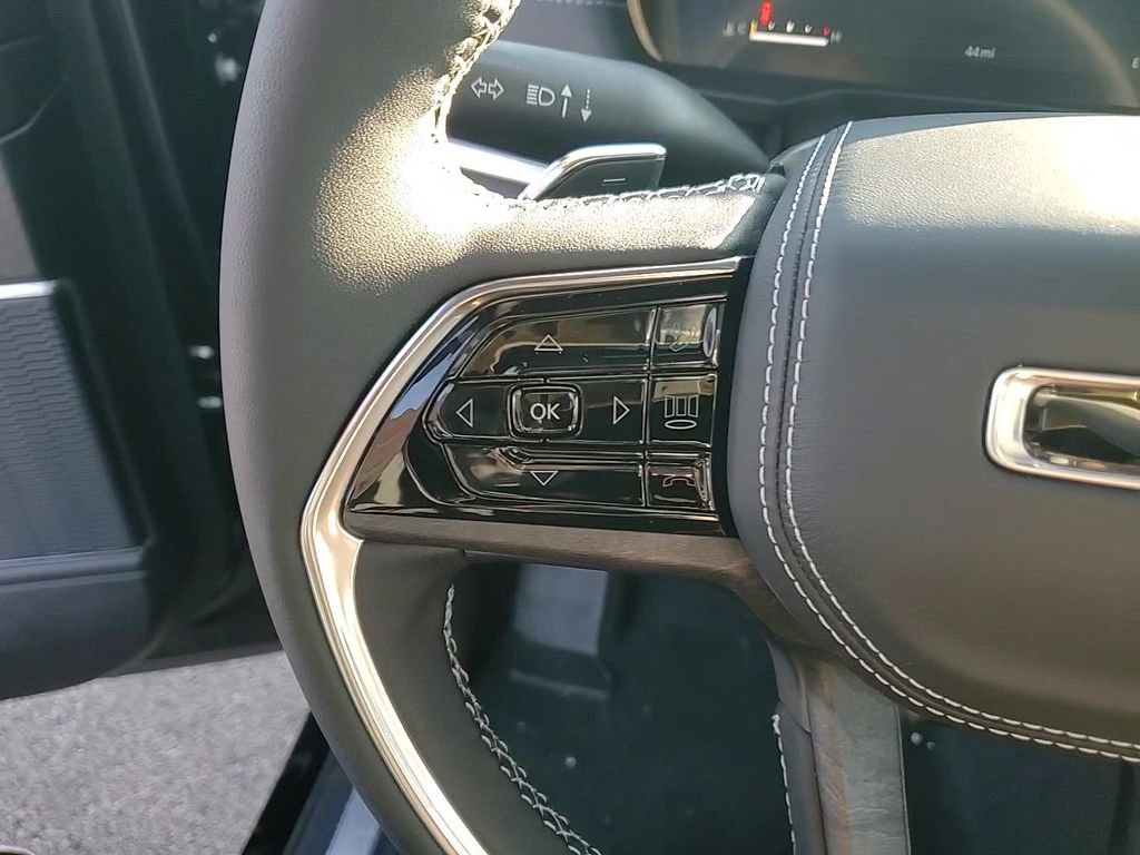 New 2025 Jeep Grand Cherokee L Overland w/ Luxury Tech Group IV image 12